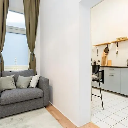 Apartment Newly Furnished For Up To 6 People